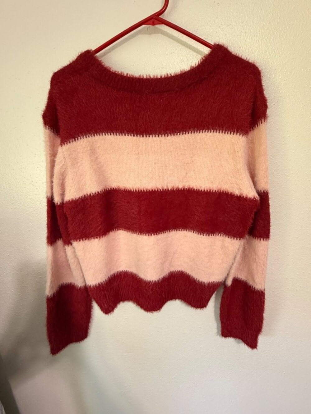 Q2 Fuzzy eyelash Sweater Red Pink Stripe Womans L